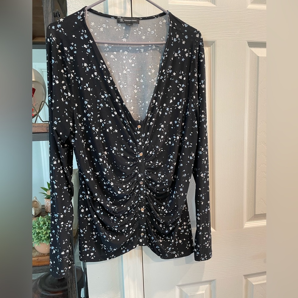 INC international concepts long sleeve Drop v neck ruched front floral blouse Lg